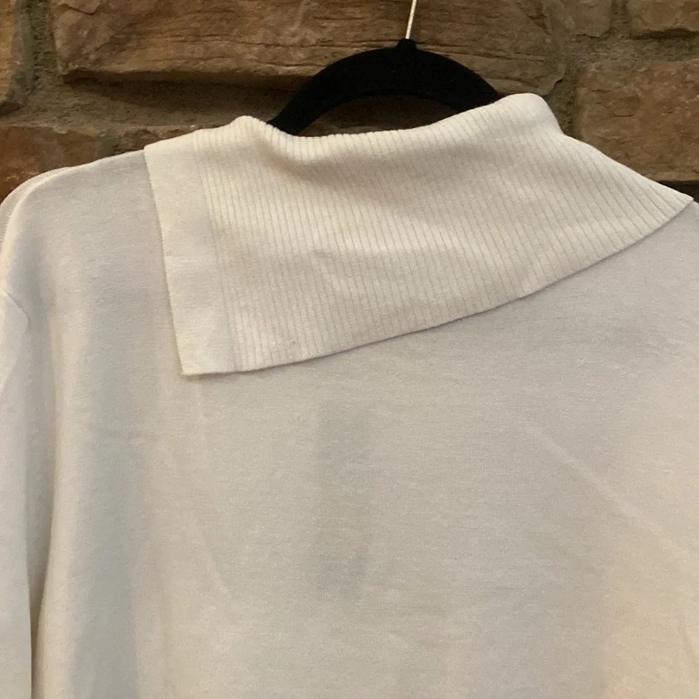 NWT Investments white and black sweater with unique collar. XL - Picture 5 of 7